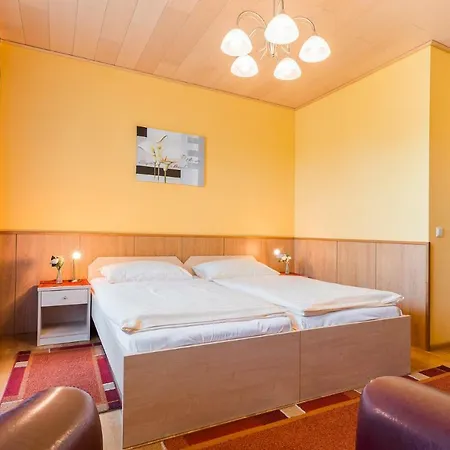 Garni Steinfeld Hotel