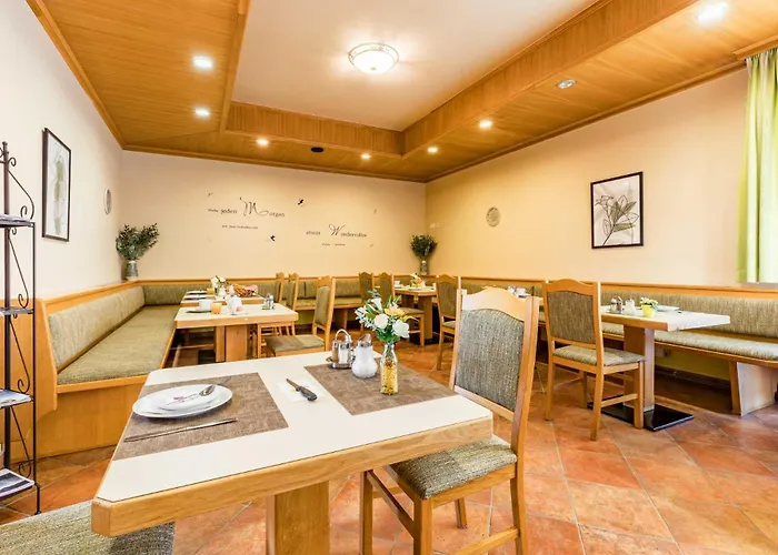 Hotel Garni Steinfeld 3*