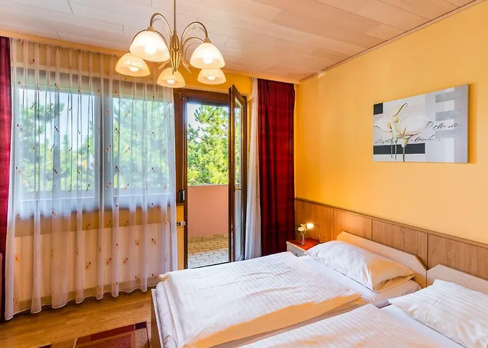 Hotel Garni Steinfeld 3*